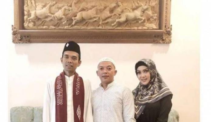 Usai Temui Ustaz Abdul Somad Syahrini Diminta Terus Berhijab