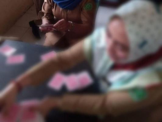 Viral PNS Asyik Main Kartu, KemenPAN-RB: Itu Langgar Disiplin
