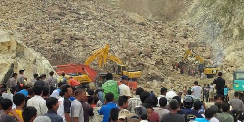 Enam Orang Diduga Tewas Tertimbun Longsor di Cirebon