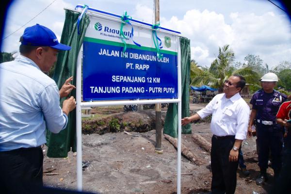 Jalan Poros 12 KM di Tanjung Padang Diresmikan