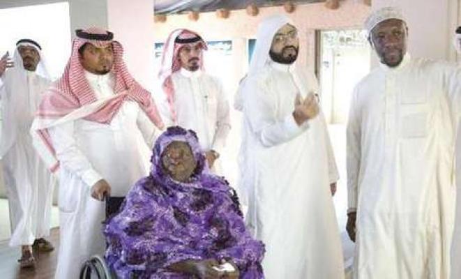 Nenek Presiden AS Laksanakan Umrah