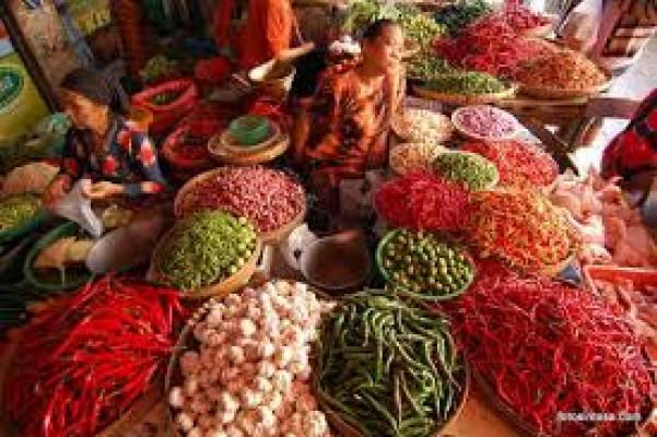 Pedagang Sembako di Dumai Keluhkan Kenaikan Harga BBM