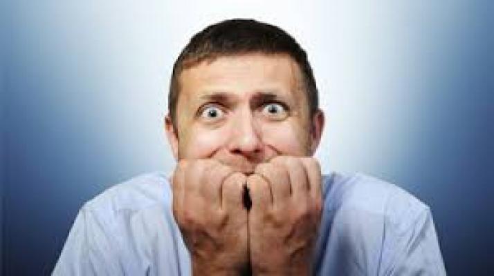 Tips Menghilangkan Rasa Gugup Saat Tampil di Depan Forum