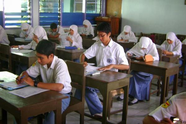 H. Hermanto Lakukan Pemantauan Proses UN di Rupat 