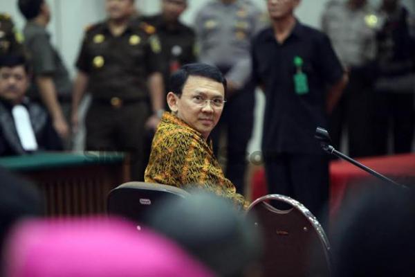 Bacakan Isi Pledoi, Ahok Salahkan Buni Yani