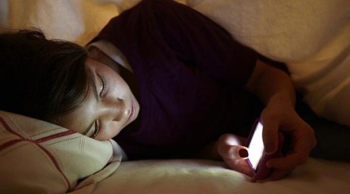 Bahaya Kecanduan Smartphone, Bocah 13 Tahun Masuk Rehabilitasi