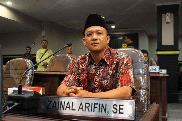 DPRD Minta Pemko Pekanbaru Pastikan Perizinan Ojek Online