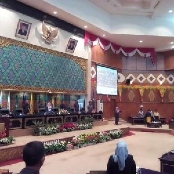 DPRD Riau Gelar Sidang Peripurna Penyampaian Program Kerja Dua Calon Wagub