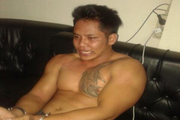 Duduk-duduk di Warung Dini Hari Bareng Cewek, Anggota Buser Dibacok