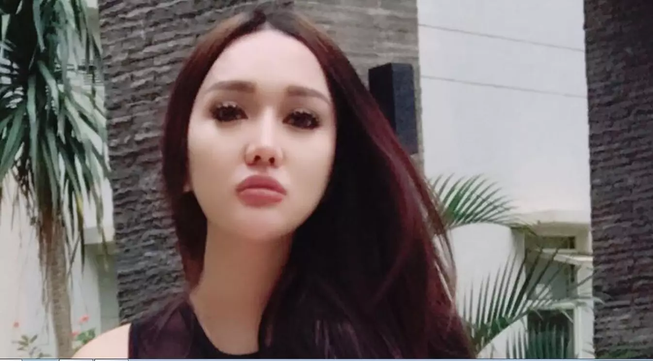 Ganti Nama Hingga Tujuh Kali, Apa Tujuan Lucinta Luna?