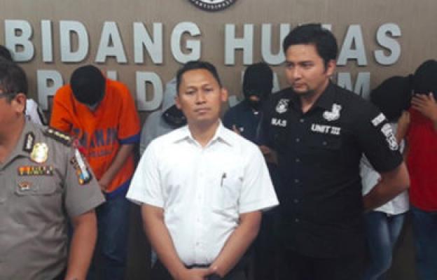 Gila! 6 Suami Istri Tukar Pasangan ML Demi Sensasi Seks