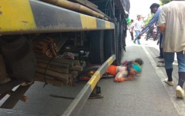 Ibu-Anak Terlindas Tronton di Jalur Pantura
