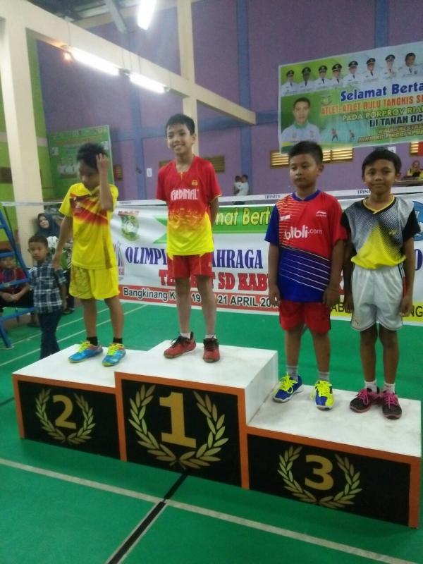 M Ardan Siswa SDN 030 Pulau Permai Kecamatan Tambang Raih Juara 1 O2SN Kampar Cabor Bulu Tangkis