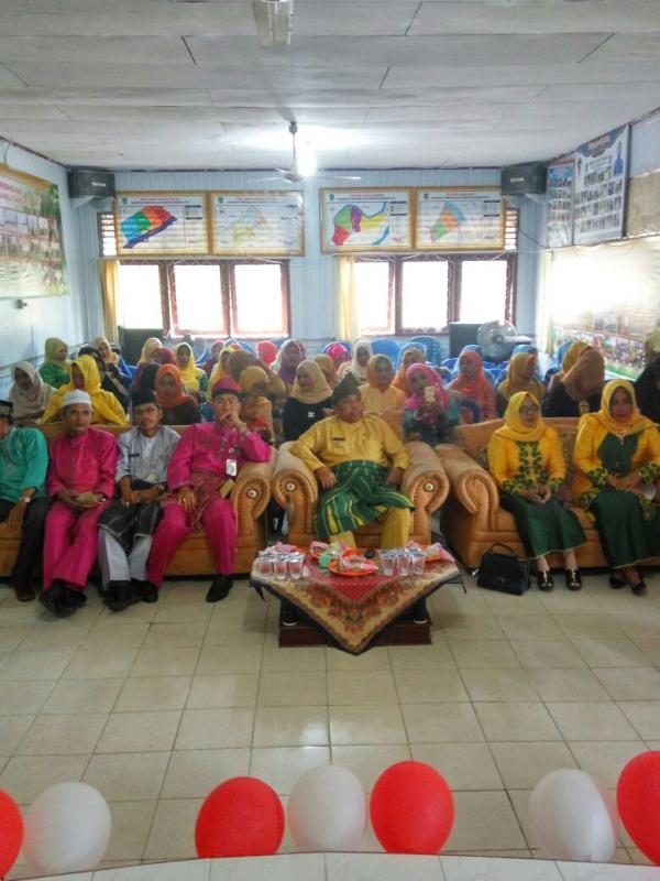 Peringatan Hari Kartini diisi dengan berbagai macam Lomba