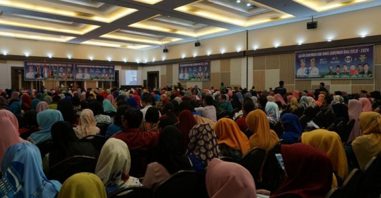 Perkenalkan, Saya Rusli Effendi, Saya Seorang Guru...
