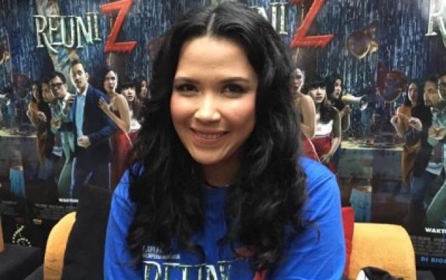 Si Cantik Dinda Kanya Dewi Ternyata Transgender?