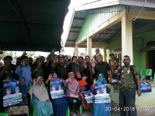 Sosialisasikan Paslon Firdaus-Rusli di Bukit Batu, Panglima LMR Riau Disambut Pakai Kompang 