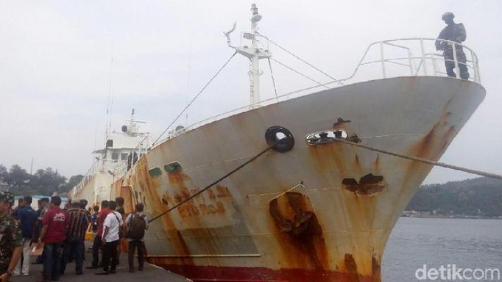 TNI AL Tangkap Kapal Buronan Interpol di Aceh, 30 ABK Diamankan