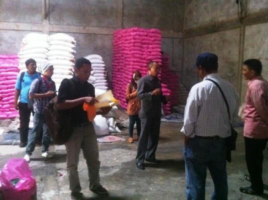 Antisipasi Peredaran Beras Plastik, YLPK Meranti Lakukan Sidak