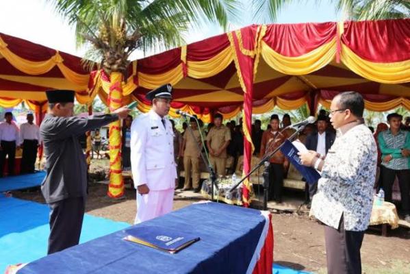 Bupati Meranti Kembali Lantik 3 Kades Kecamatan Putripuyu