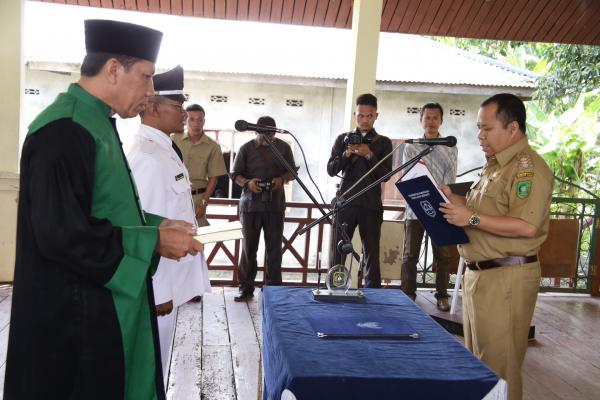 Bupati Meranti Lantik Kades Sesap dan Lukun