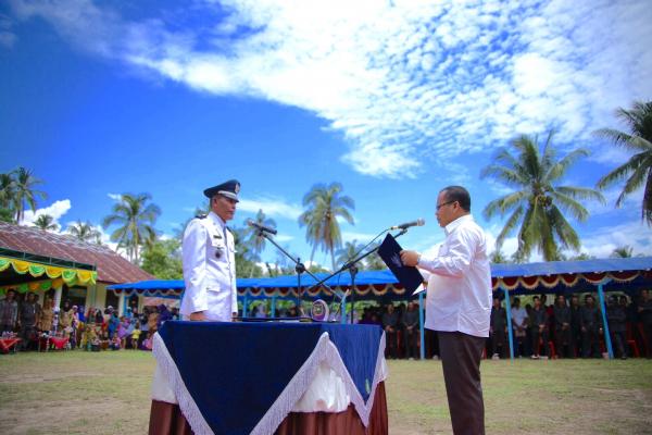 Bupati Meranti Lantik Kades Topang