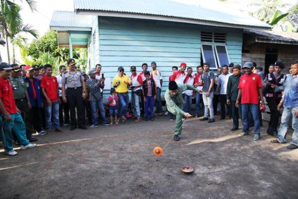Puluhan Peserta Ikuti Festival Gasing