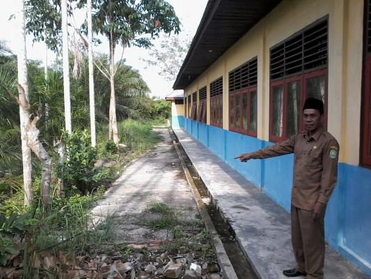 SD N 11 Sungai Apit Sangat Membutuhkan Pagar sekolah dan Penambahan Pembagunan Kelas 