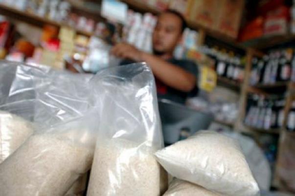 Penjual Gula Pasir Ilegal Didenda Rp10 Miliar