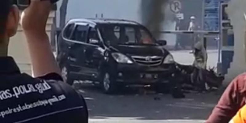 Bom Polrestabes Surabaya, empat orang tewas