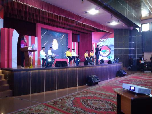 Debat Publik   Paslon Nomor Urut 3 Janjikan Penambahan Ekskavator di Setiap Kecamatan 