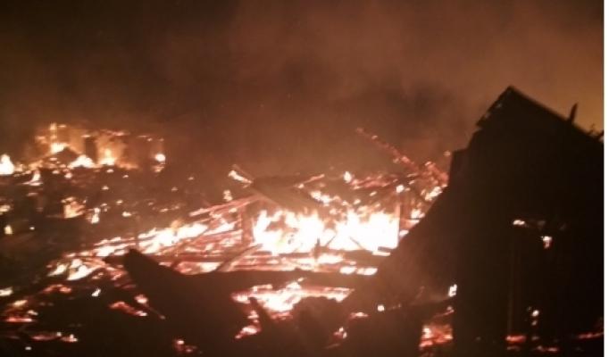 Delapan Unit Rumah Warga di Desa Pulau Palas, Ludes Terbakar