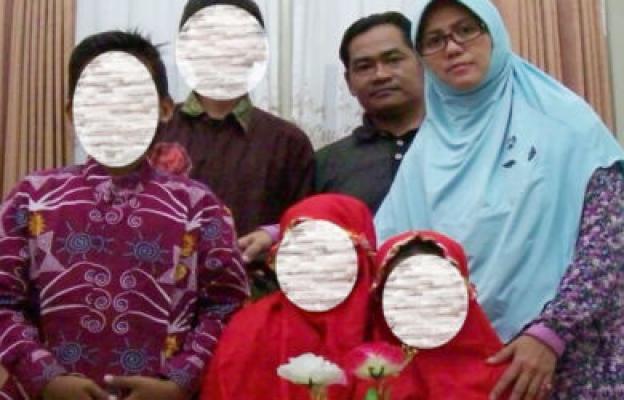 Dita Bom Gereja Pantekosta, Istri Ledakkan GKI, Anaknya Bom Santa Maria