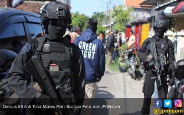 Diwarnai Baku Tembak, Densus Tangkap 5 Teroris di Sidoarjo