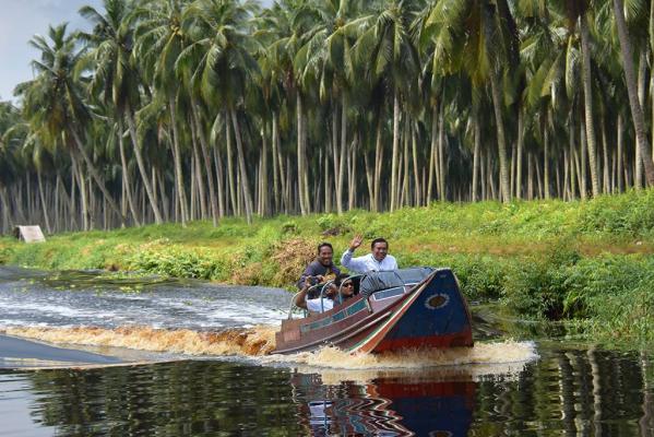 Jemput Aspirasi, Cagubri DR Firdaus ST MT Tetap Semangat Jelajahi Wilayah Terpencil di Riau