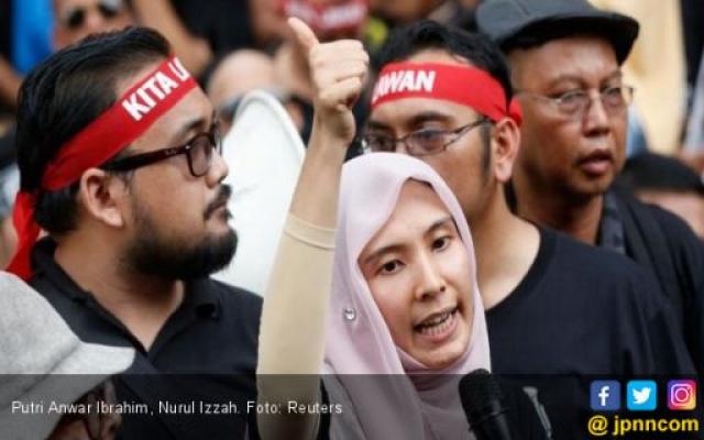 Najib Dipermalukan Polisi, Putri Anwar Ibrahim Membela