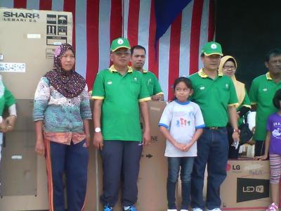 Adakan Games Pungut Sampah,Ajarkan Hidup Bersih Sehat Sejak Dini