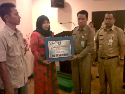 Usaha Mie Adi  Bukit batu Mendapat Penghargaan ADIKRIYA 2014 