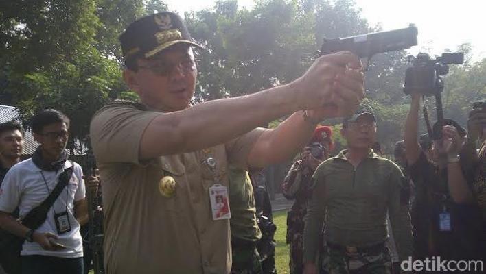 Ahok Ancam Copot Kadishub karena Biarkan Angkot Ngetem