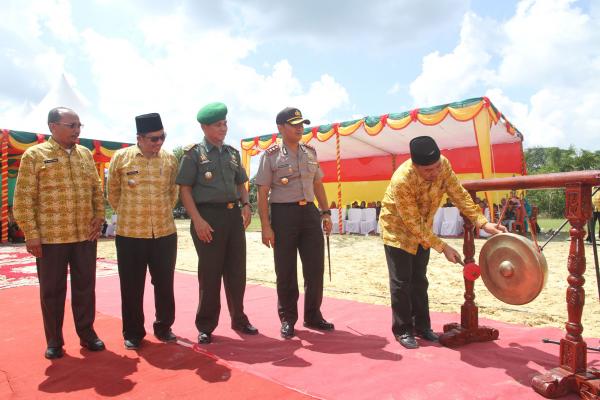 Di Siak, Digelar Bulan Bhakti Bhayangkara KB Kesehatan Siak 2015