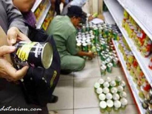 Disperindag Pekanbaru Temukan Makanan Kadaluarsa dan Kemasan Rusak di Swalayan