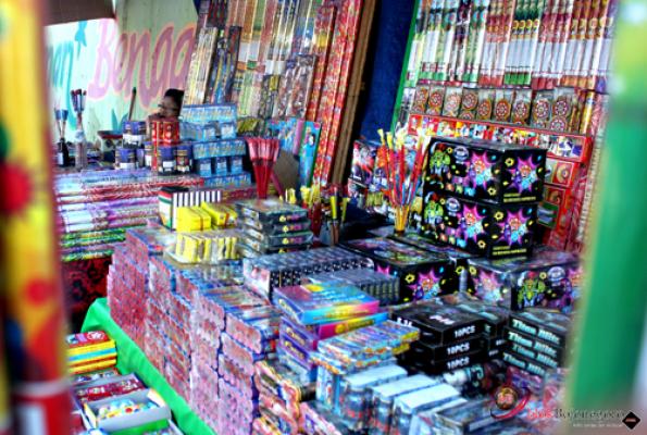 Hanya 4 Toko di Selatpanjang yang Sudah Mengantongi Izin Jual Kembang Api
