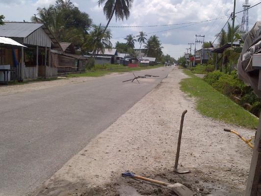 HM Adil Kuras Kantong Perbaiki Badan Jalan Pelajar