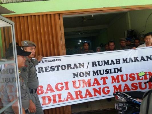Satpol PP Pekanbaru Segel Warung Kopi Buka Siang Hari