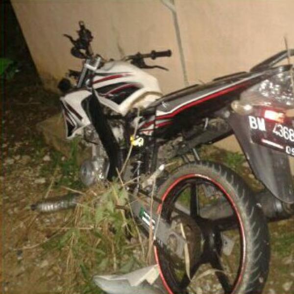 Tabrak Mobil, Kepala Pengendara Vixion Pecah Tewas di TKP