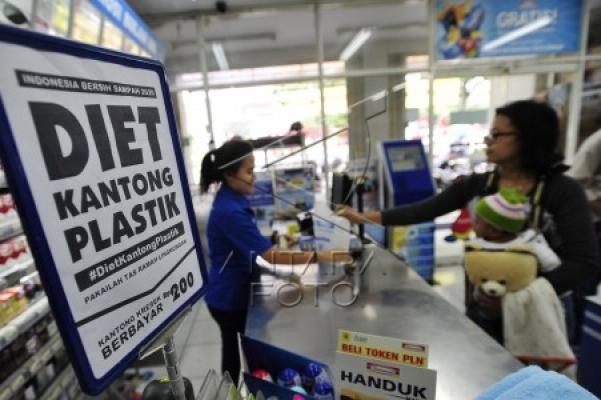 Uji Coba Kantong Plastik Berbayar di Kota Pekanbaru Belum Ada Hasil