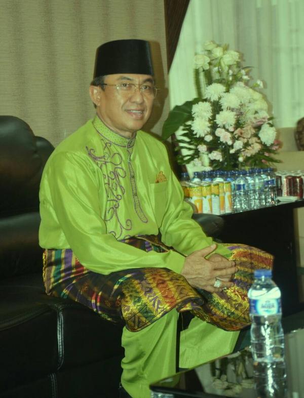 Bupati inhil sambut baik antusiasme kandidat Balon Bupati dan wakil Bupati jelang ajang pilkada 2018.