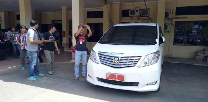 OTT Istri Gubernur Bengkulu,KPK sita Rp 3 miliar.