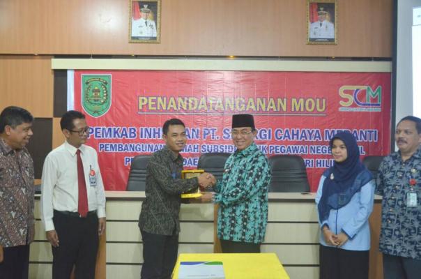 Penandatanganan MoU antara pemkab inhil dan PT.sinergi cahaya meranti untuk rumah subsidi 