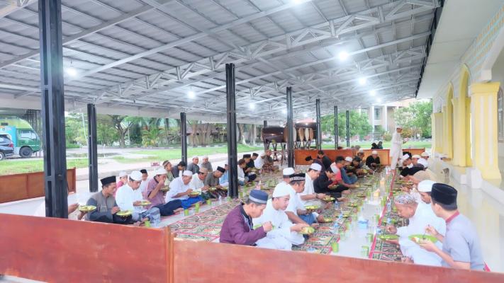 Pertama sholat subuh berjamaah di Mesjid YAMP di penuhi Jamaah.